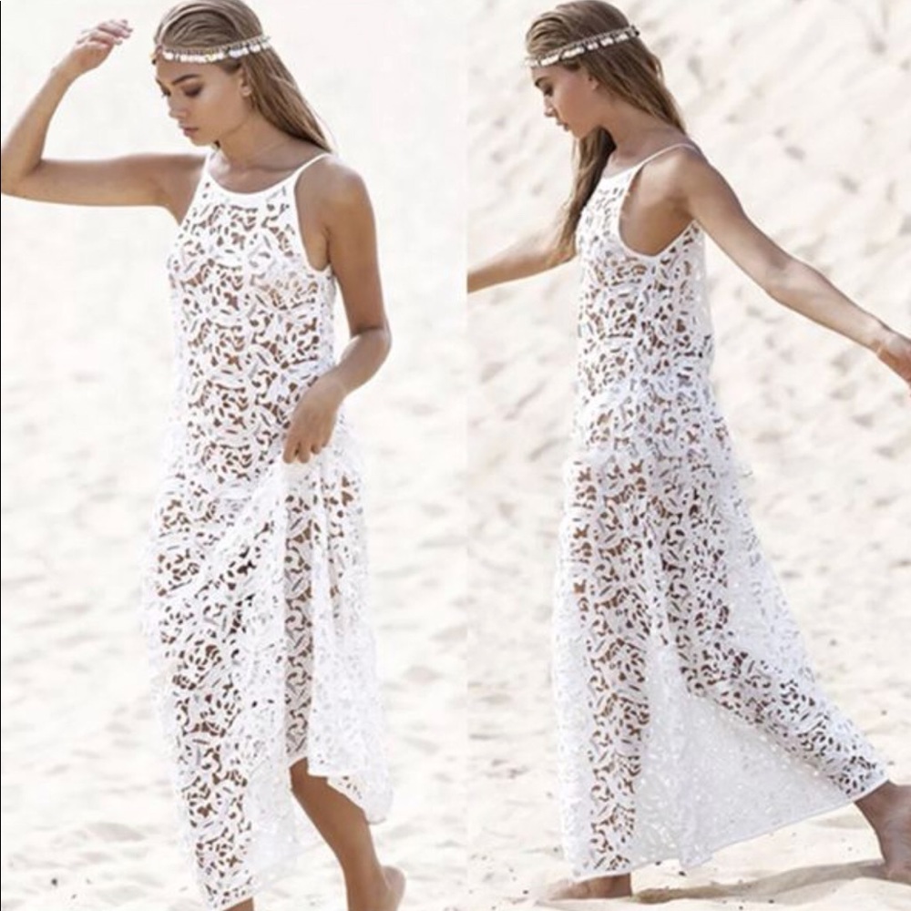 Beautiful maxi dress for a night out or the beach.